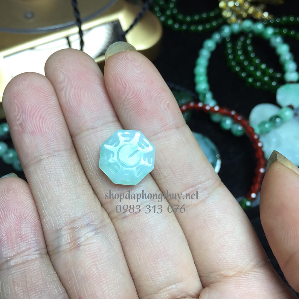 B&aacute;t qu&aacute;i ngọc cẩm thạch