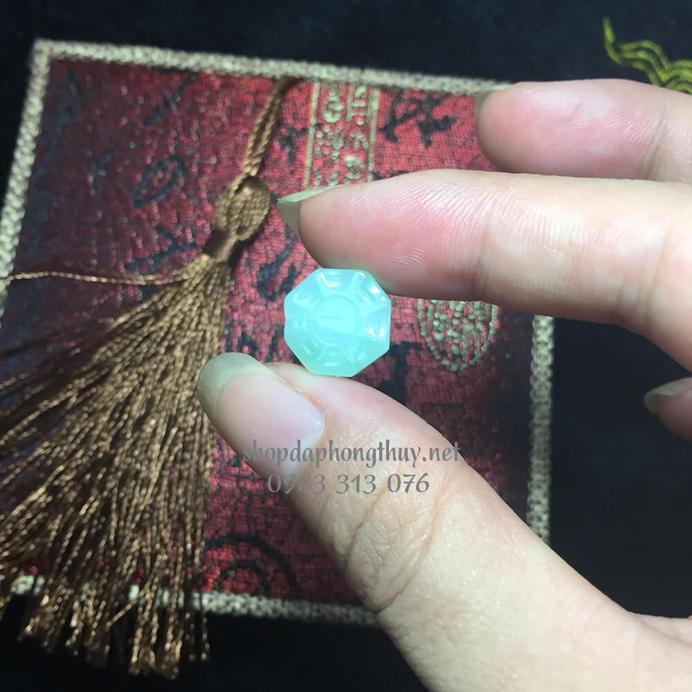 B&aacute;t qu&aacute;i ngọc cẩm thạch