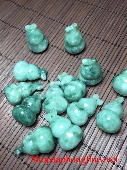 hồ l&ocirc; ngọc cẩm thạch