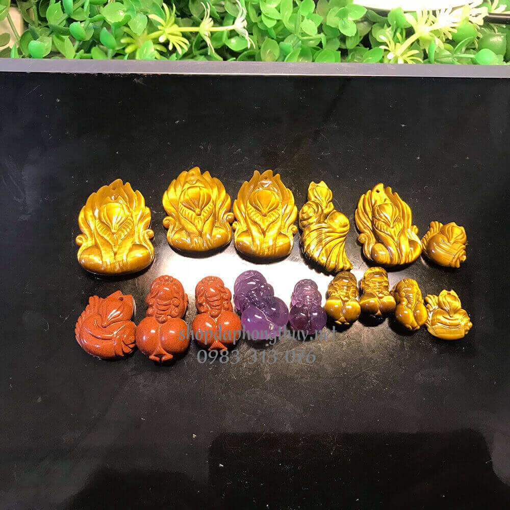 hồ ly ch&uacute;a đ&aacute; mắt hổ