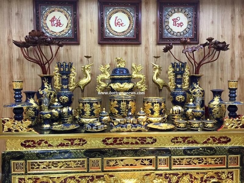 bộ đồ thờ gốm sứ b&aacute;t tr&agrave;ng đất v&agrave;ng