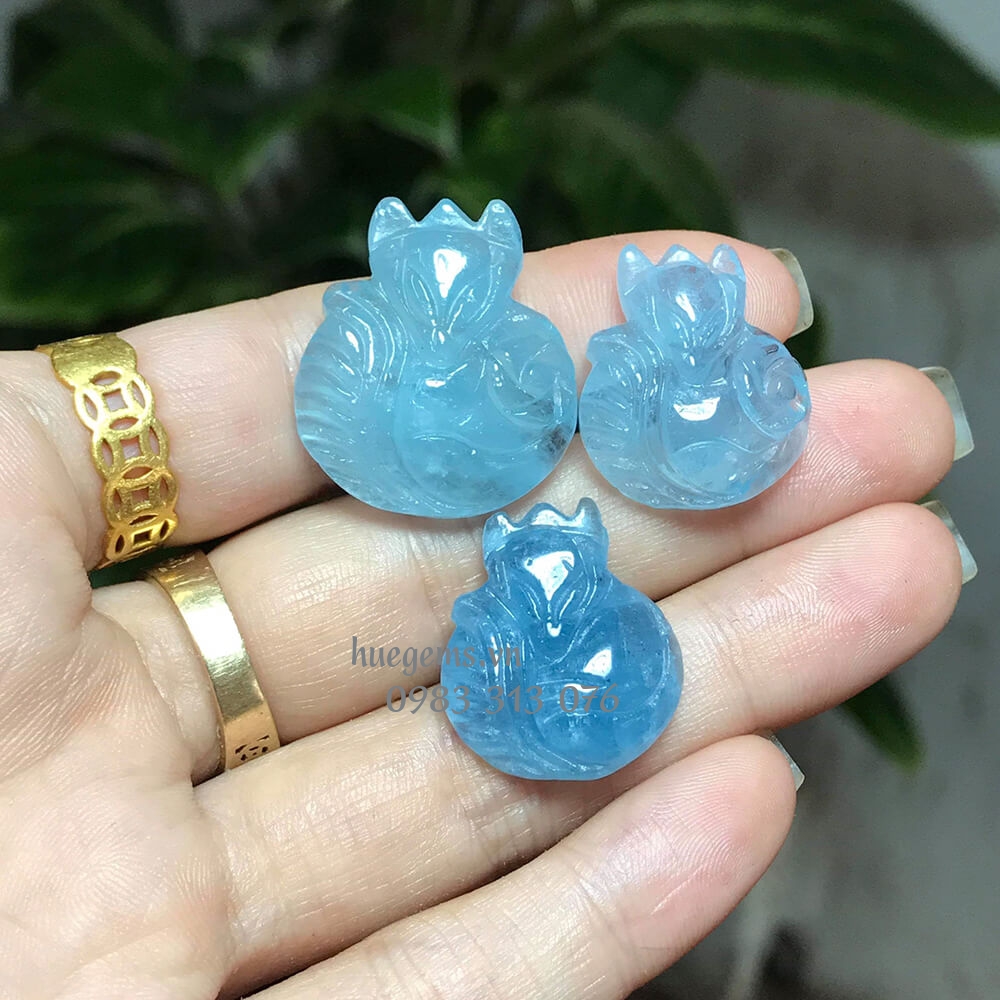 M&agrave;u chế khắc nữ 1981