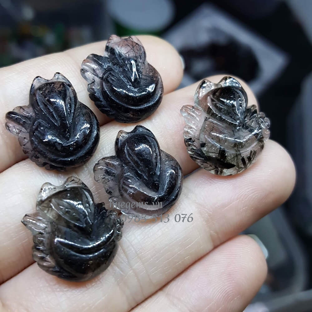 M&agrave;u chế khắc nữ 1978