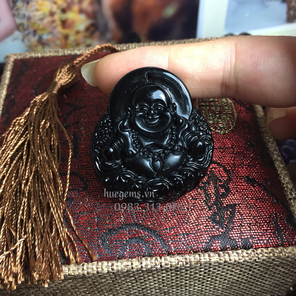 M&agrave;u chế khắc nam 2019