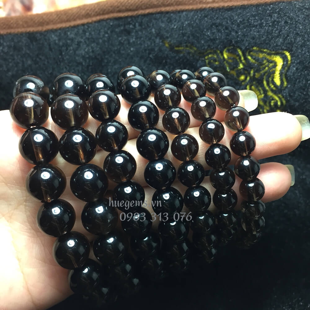 M&agrave;u chế khắc nữ 1972