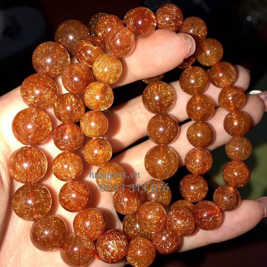 M&agrave;u tương sinh nam 2019