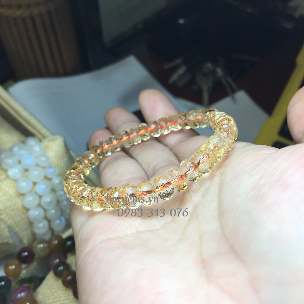 M&agrave;u tương hợp nữ 1984