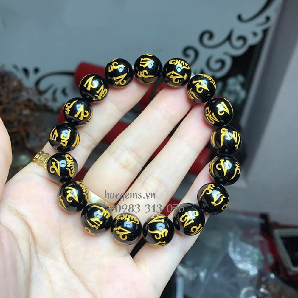 M&agrave;u tương hợp nam 1981