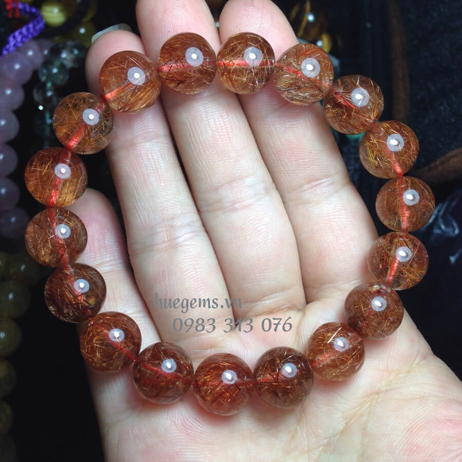 M&agrave;u chế khắc nam 1981