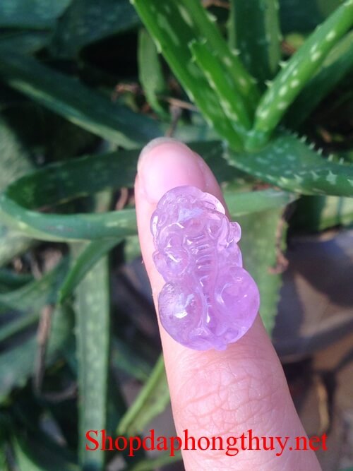 tỳ hưu đ&aacute; thạch anh t&iacute;m