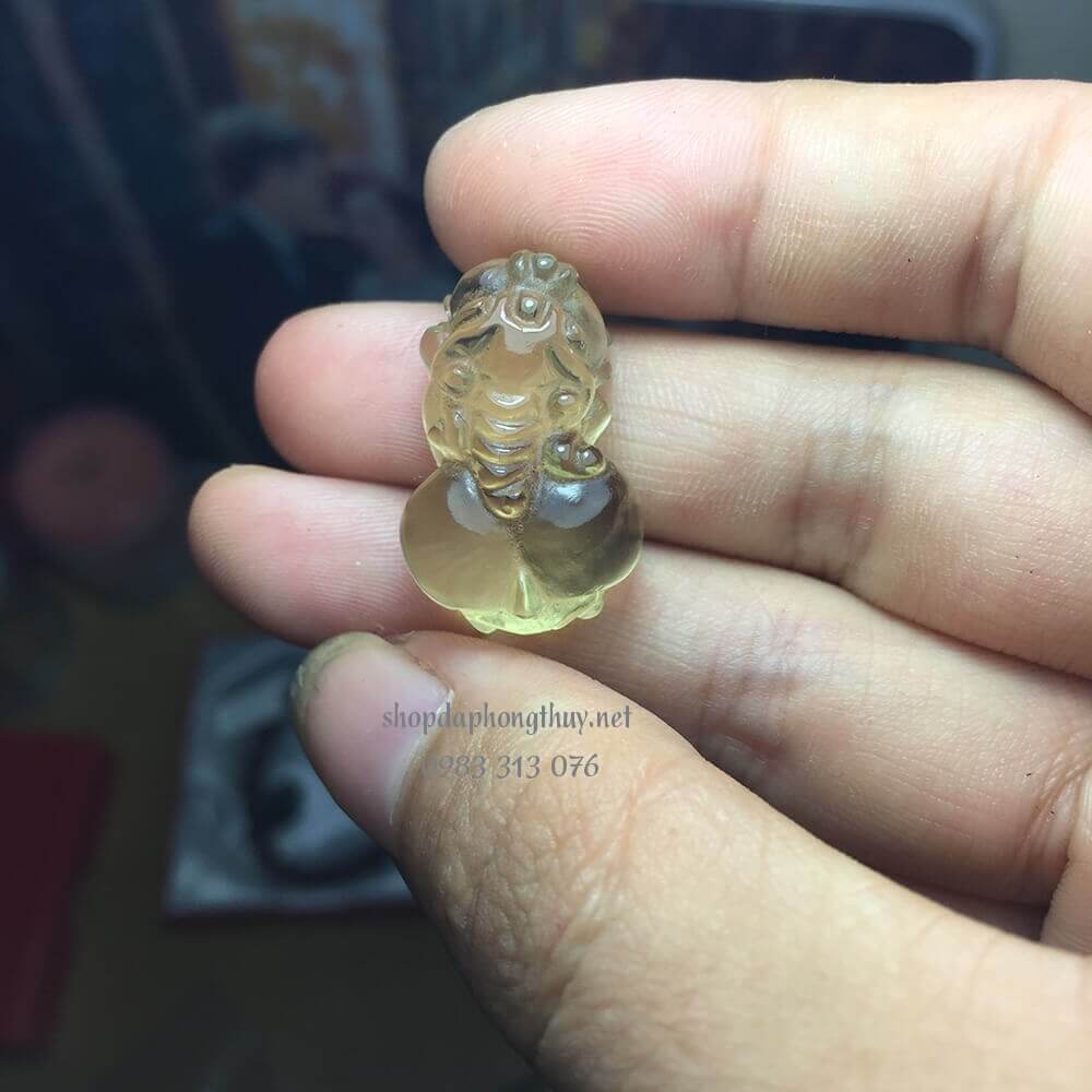 tỳ hưu thạch anh v&agrave;ng