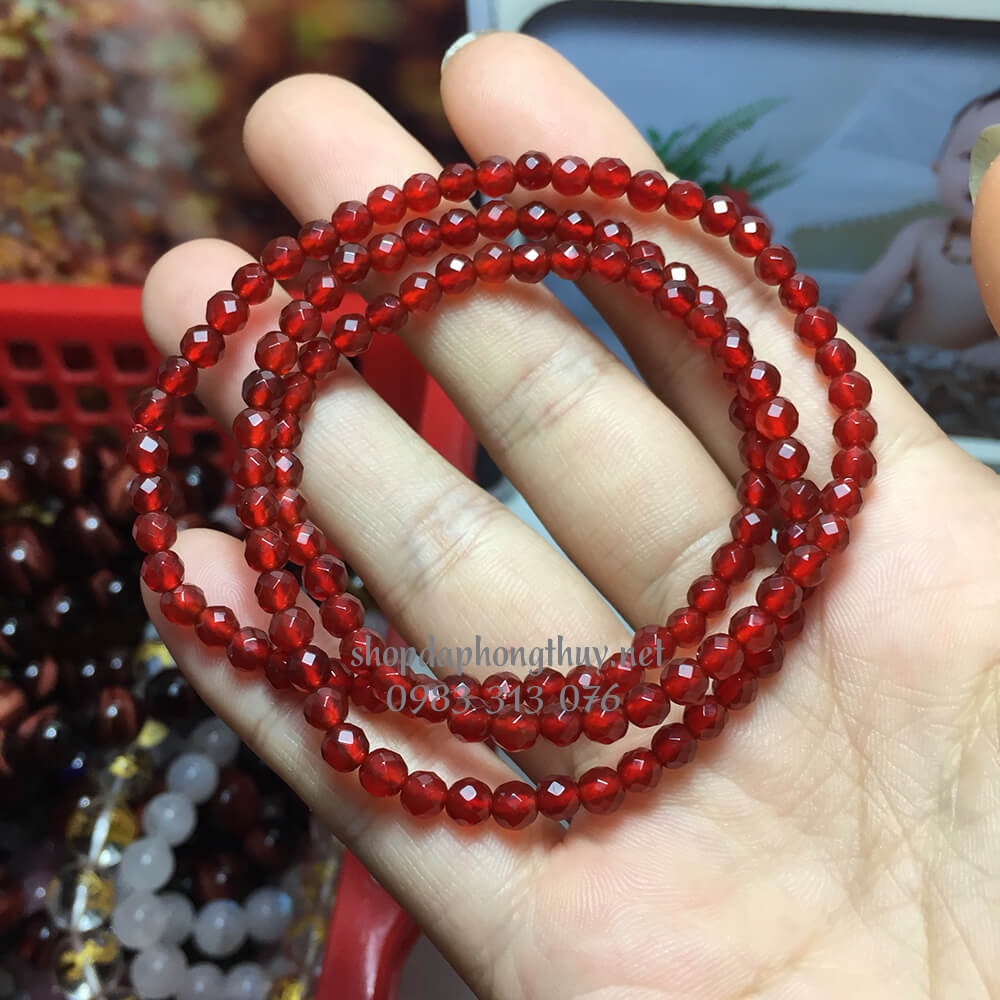 V&ograve;ng đ&aacute; m&atilde; n&atilde;o đỏ cắt gi&aacute;c