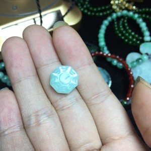 Bát quái ngọc cẩm thạch