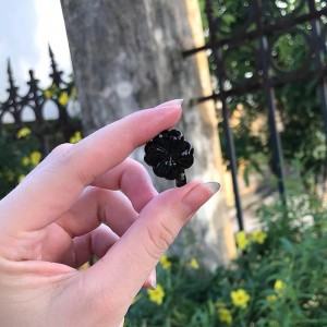 Cỏ bốn lá đá obsidian