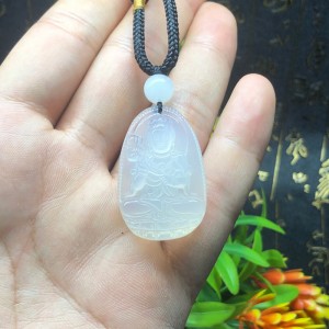 Phật bản mệnh đại thế chí bồ tát mã não trắng