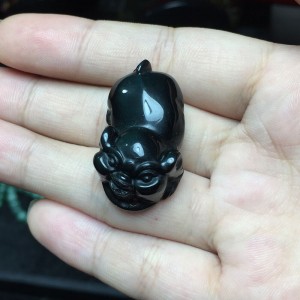 Heo đá obsidian