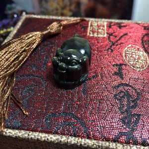 Heo đá obsidian