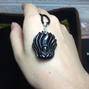 Hồ ly chúa đá obsidian