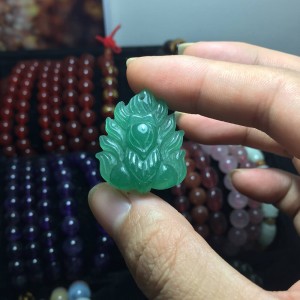 Hồ ly chúa thạch anh xanh