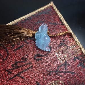 Hồ ly đá aquamarine đuôi dài