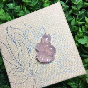 Hồ ly thạch anh hồng đuôi dài