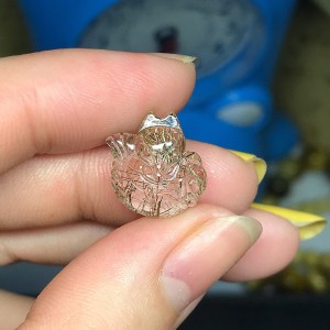 Hồ ly đá thạch anh tóc bạch kim