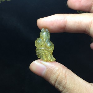 Hồ ly thạch anh tóc vàng đuôi dài