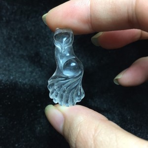 Hồ ly đá thạch anh trắng đuôi dài