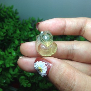 Hồ ly đá thạch anh vàng