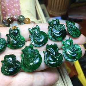 Hồ ly ngọc Jadeit