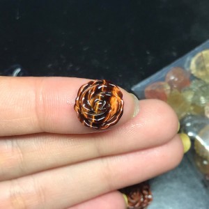 Hoa mẫu đơn đá mắt hổ nâu đỏ