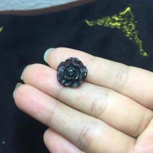 Hoa mẫu đơn đá thạch anh khói đen