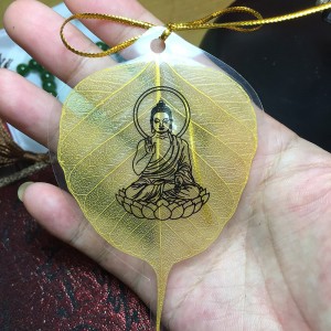 Lá bồ đề in hình phật dát vàng 10k bình an - may mắn