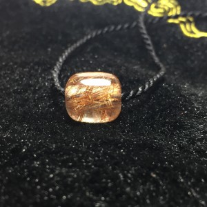 Lu thống đá thạch anh tóc đỏ