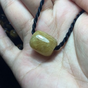 Lu thống đá thạch anh tóc vàng