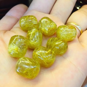 Lu thống đá thạch anh tóc vàng