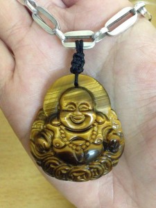 Phật di lặc đá mắt hổ nâu vàng