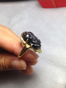 Nhẫn vàng tỳ hưu thạch anh ám khói