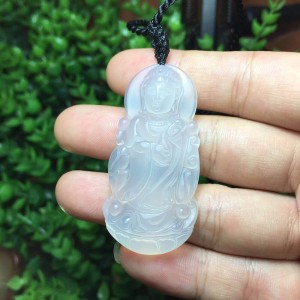 Phật bà quan âm đá mã não trắng