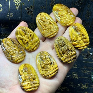 Phật bản mệnh a di đà mắt hổ vàng