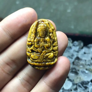 Phật bản mệnh thiên thủ thiên nhãn mắt hổ vàng