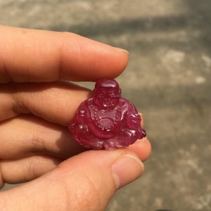 Phật di lặc đá ruby