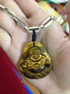 Phật di lặc đá mắt hổ nâu vàng