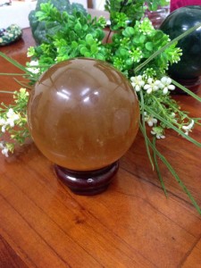 Quả cầu đá ngọc hoàng long