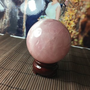 Quả cầu đá thạch anh hồng