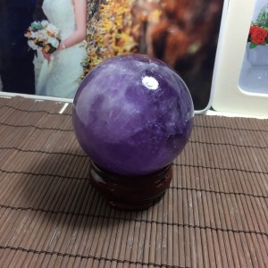 Quả cầu đá thạch anh tím