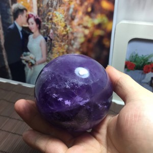 Quả cầu đá thạch anh tím