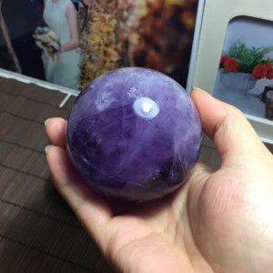 Quả cầu đá thạch anh tím