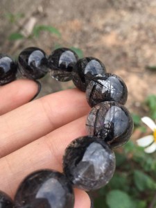 Vòng đá thạch anh tóc đen