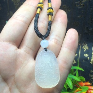 Phật bản mệnh thiên thủ thiên nhãn mã não trắng